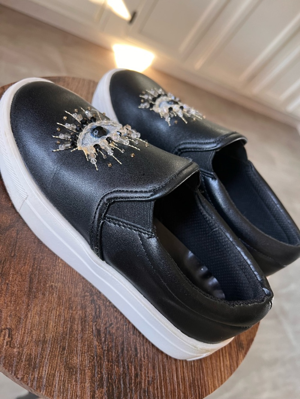 KURT GEIGER GIRLS MINI LEAH EYE EMBELLISHED LEATHER SNEAKERS ✨